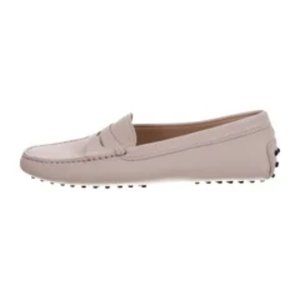 TOD'S Leather Round-Toe Loafers.